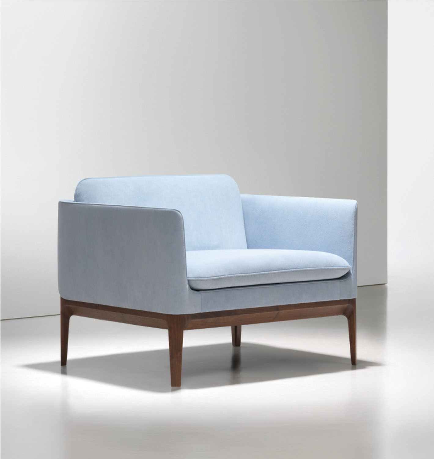 Modena solid walnut lounge chair